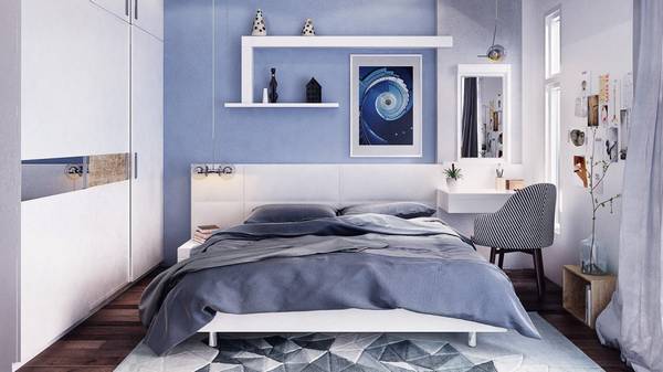 Практичный современный интерьер спальни «Blue lane» в бело-голубой цветовой гамме с фото