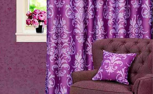 Как правильно сочетать шторы фиолетового цвета в интерьере - фото