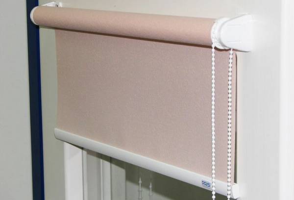 Рекомендации по стирке рулонных штор в домашних условиях - фото