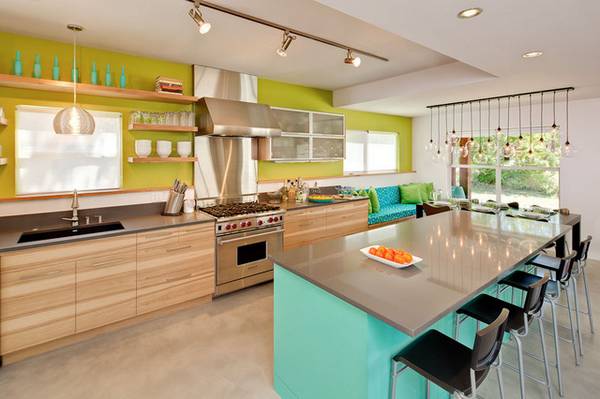 Сочетание зеленого и голубого в кухне «Dandelion House» - фото