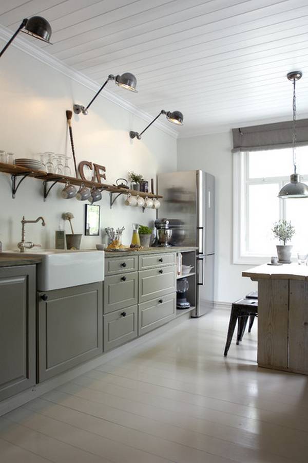Элегантная кухня «Norwegian wood» в стиле кантри - фото
