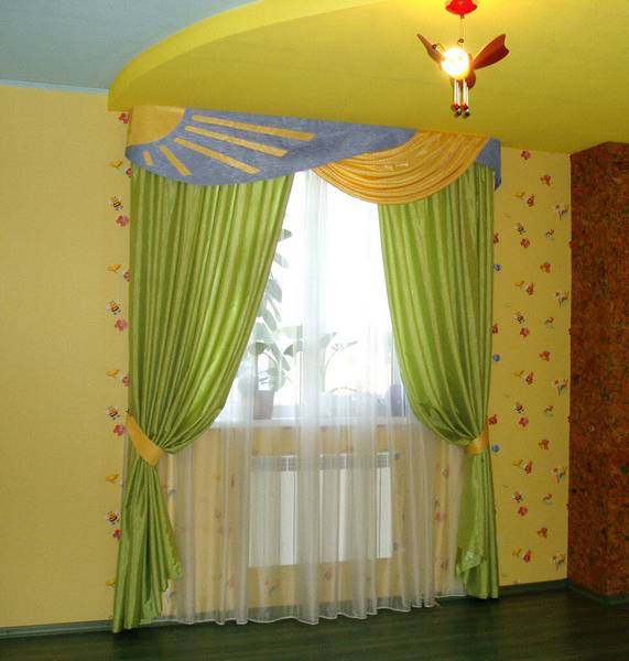 Шторы в детскую комнату: 12 советов по оформлению пространства у окна - фото