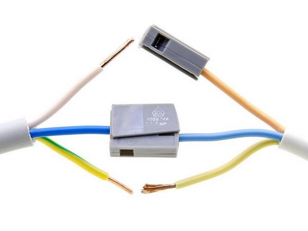 Соединение электрических проводов и кабелей - фото