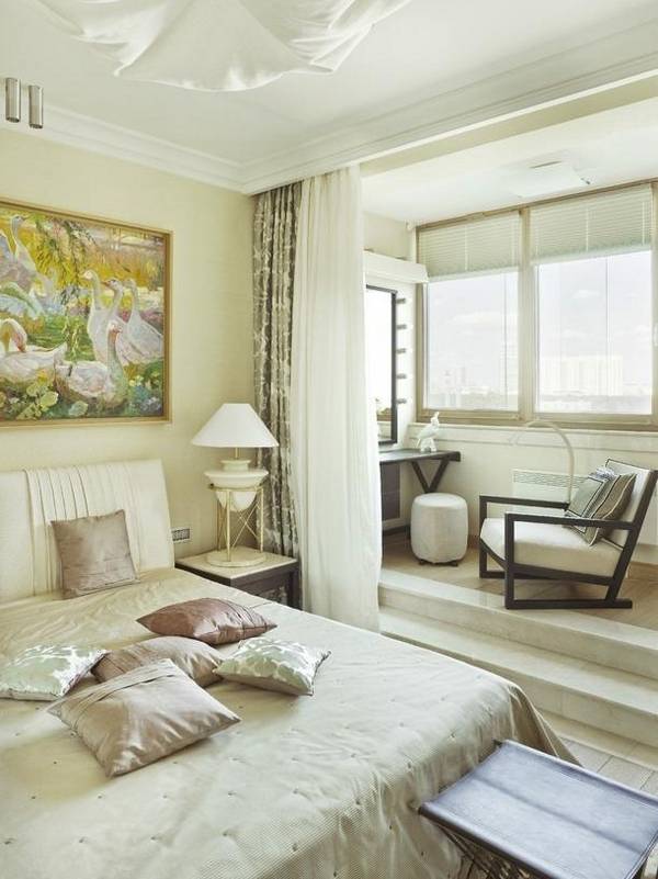 Дизайн спальни с балконом: фото и 5 критериев их объединения - фото