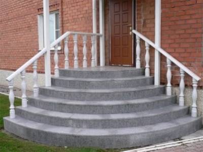 Уличные бетонные лестницы: особенности изготовления и отделки - фото